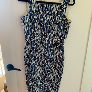 Adrianna PAPELL Sleeveless Dress with Pockets.